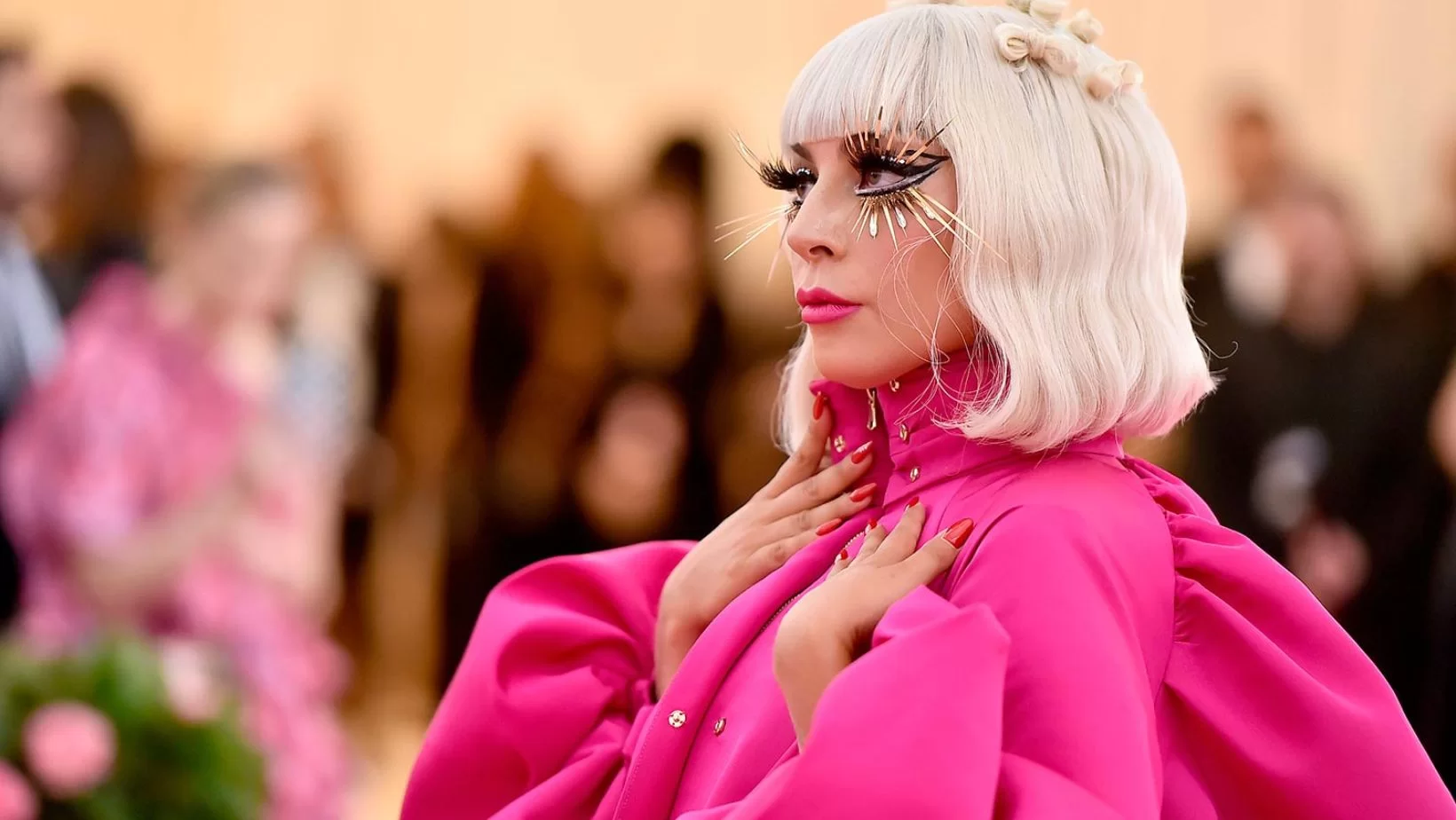 celebridades que influenciaram a moda Lady Gaga no Met Gala de 2019 (Foto: reprodução/Bazaar Brasil/Getty Images)