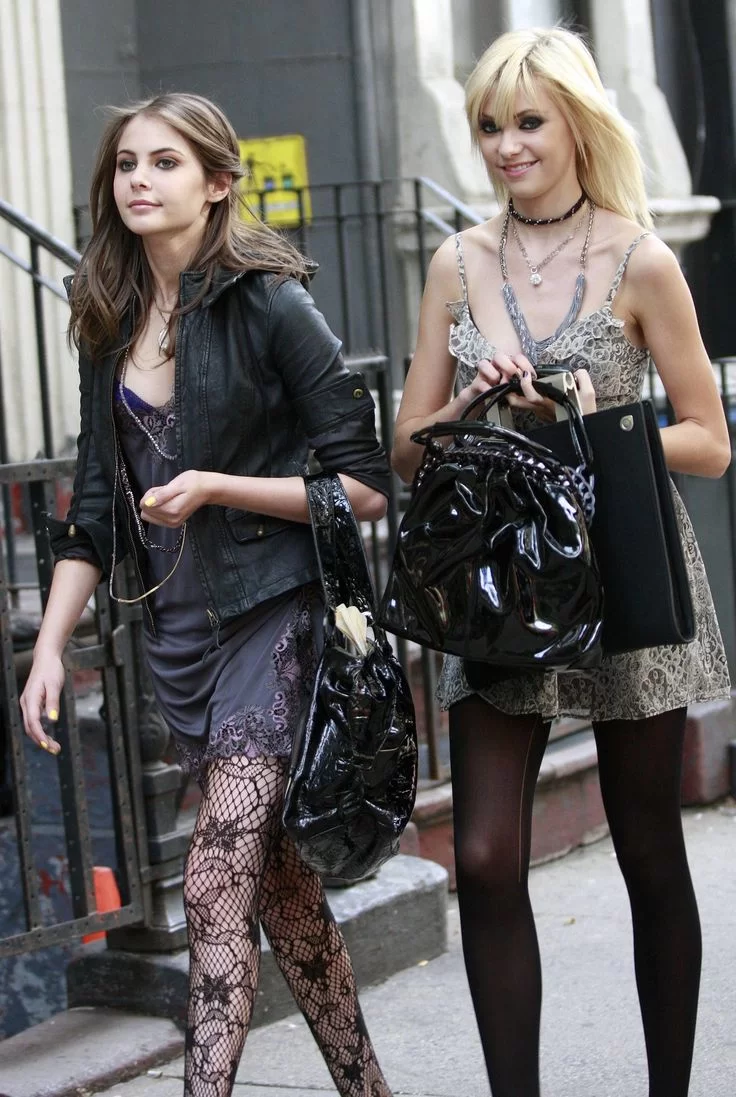 Taylor Momsen e Willia Holland (Foto: reprodução/Pinterest/Elle) Lorena Bueri