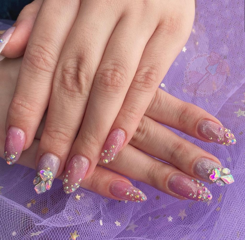 Blindagem De Unhas E Acessórios Na Nail Art