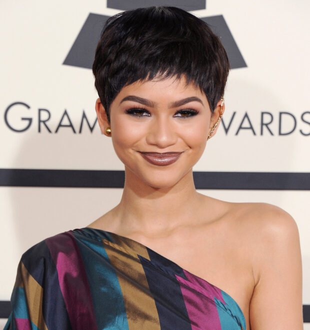 Zendaya: Ícone De Beleza E Moda No Tapete Vermelho- Revista Estilo