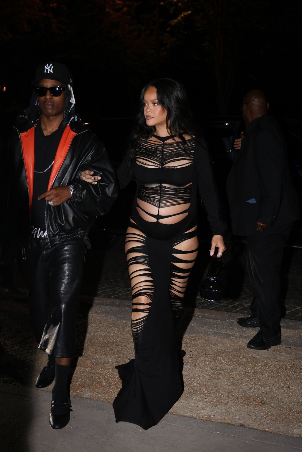 Maratona Fashionista de Rihanna: Looks Icônicos, Gravidez e Tendências que Redefinem a Moda - Revista ESTILO Maratona Fashionista de Rihanna: Looks Icônicos, Gravidez e Tendências que Redefinem a Moda—Revista Estilo - Revista de Moda