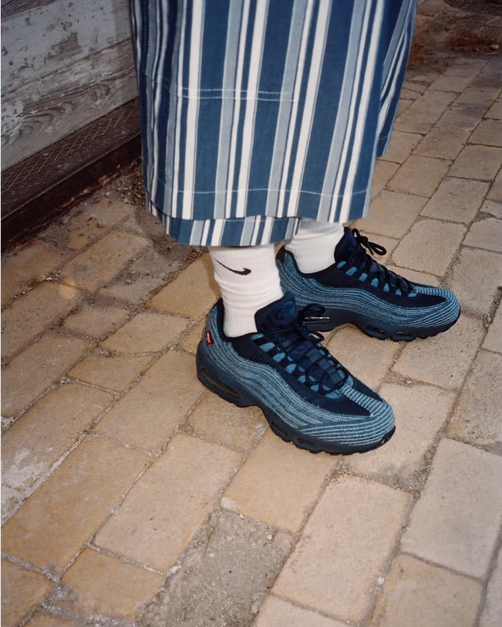 Air Max 95: Levi’s e Nike lançam collab em denim com tênis e roupas exclusivas - Revista ESTILO Air Max 95: Levi’s e Nike lançam collab em denim com tênis e roupas exclusivasRevista Estilo - Revista de Moda