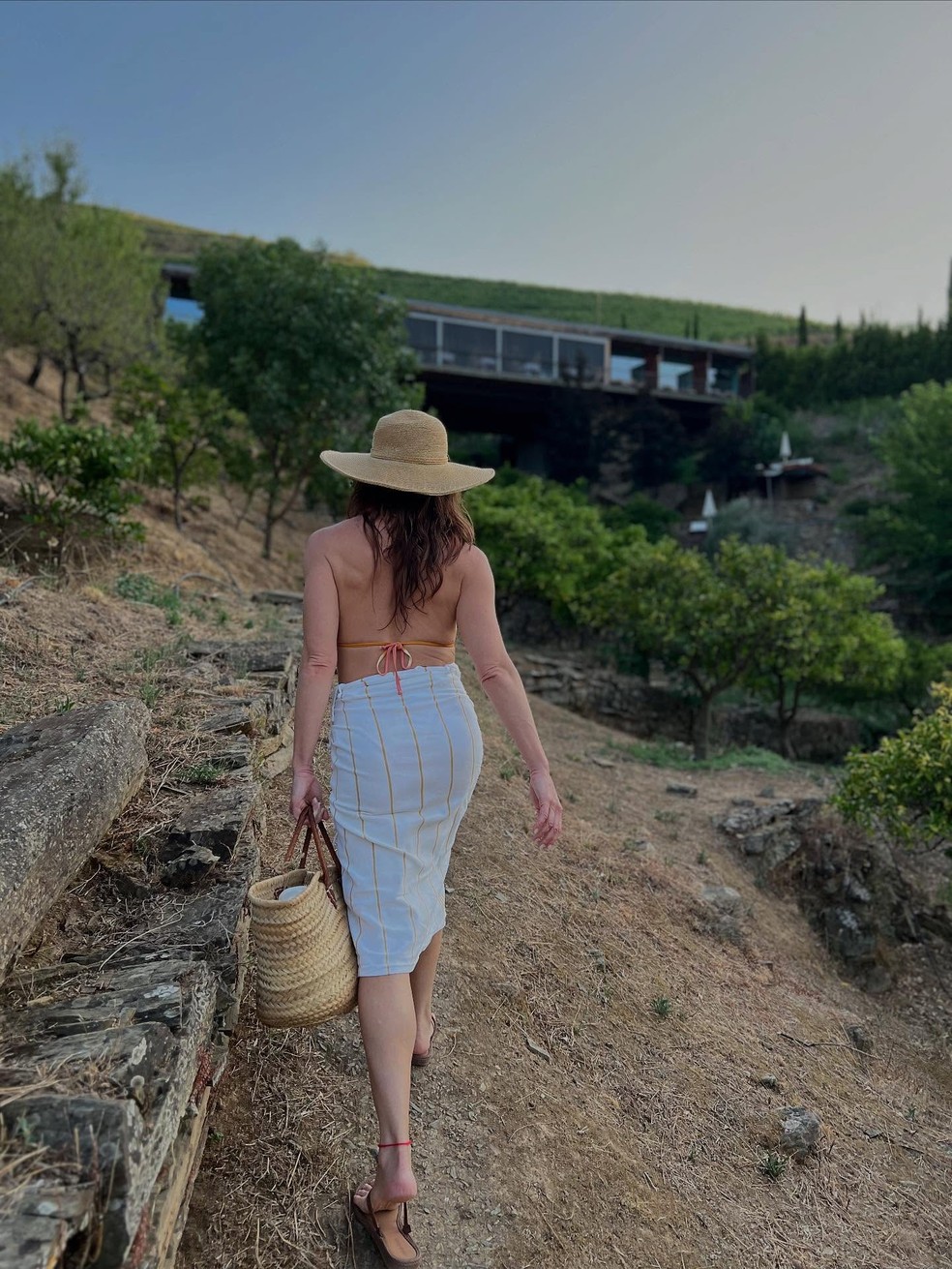 Leticia Spiller de biquíni surge deslumbrante na Europa e revela novo amor — Veja as fotos! - Revista ESTILO 'Saudades do verão europeu', comentou Letícia Spiller — Foto: Reprodução/ Instagram