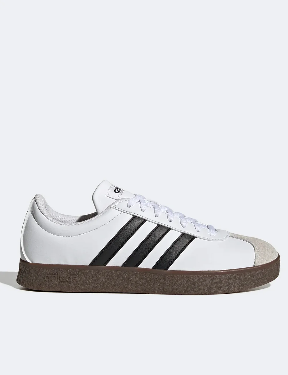 Adidas Samba: 5 alternativas estilosas e acessíveis para entrar na tendência - Revista ESTILO Foto VL Court Base (Divulgação)