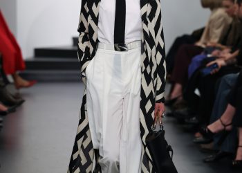 Ralph Lauren verão 2026: alfaiataria clássica e leve marca desfile na NYFW - Revista Estilo - Revista de Moda