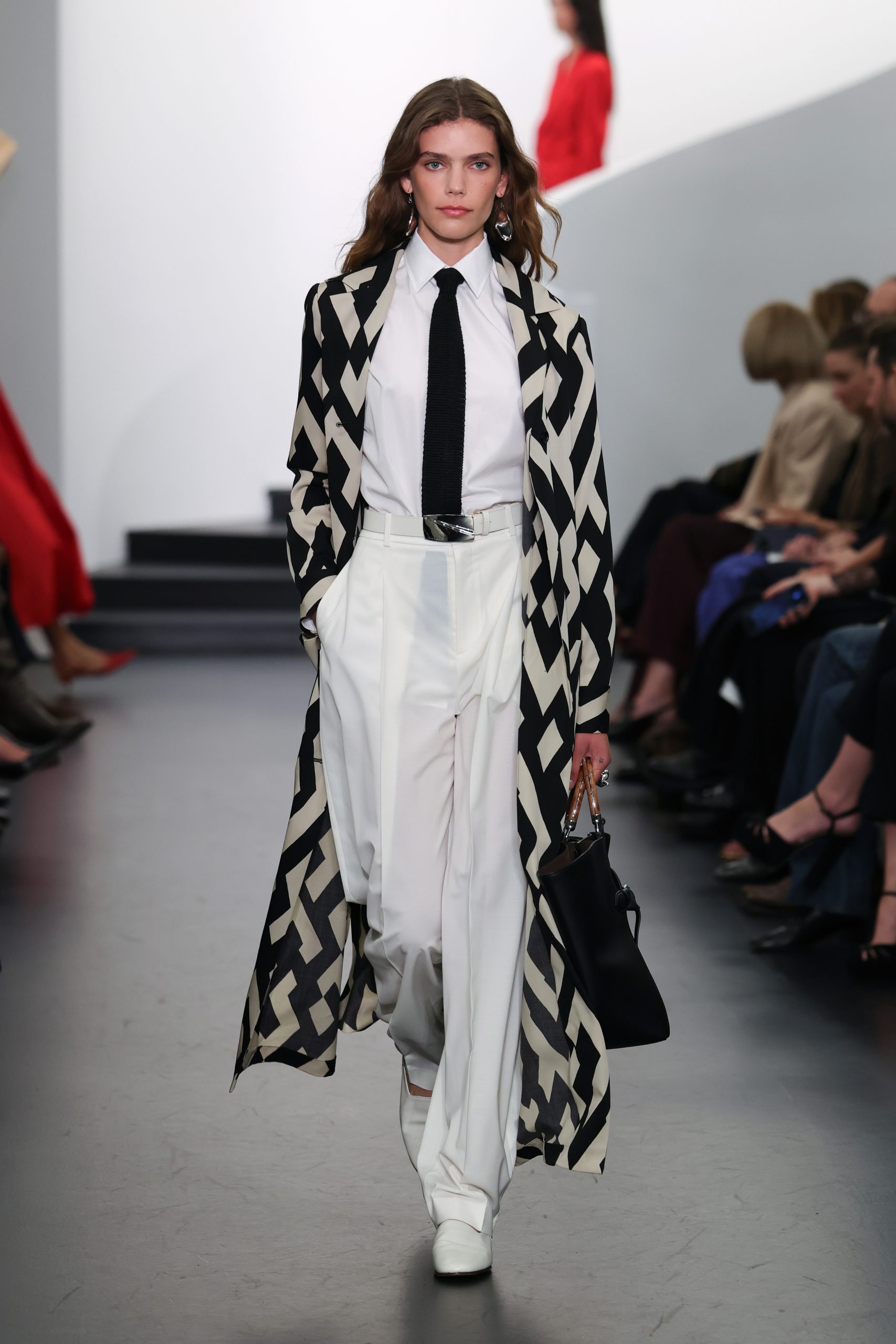 Ralph Lauren verão 2026: alfaiataria clássica e leve marca desfile na NYFW - Revista Estilo - Revista de Moda
