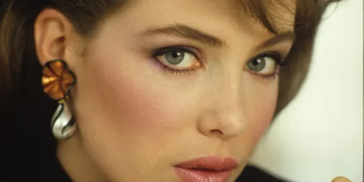 12 Kelly LeBrock - Modelos dos anos 80 - Revista Estilo - Revista de Moda