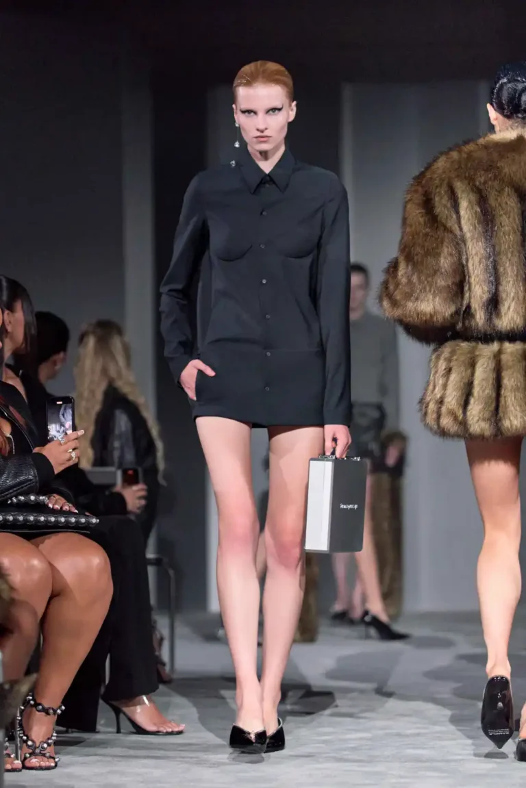 desfile Alexander Wang, verão 2026. - Revista Estilo - Revista de Moda