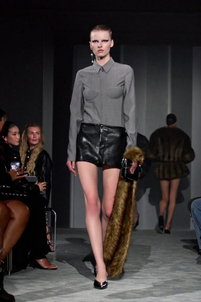 desfile Alexander Wang, verão 2026. - Revista Estilo - Revista de Moda