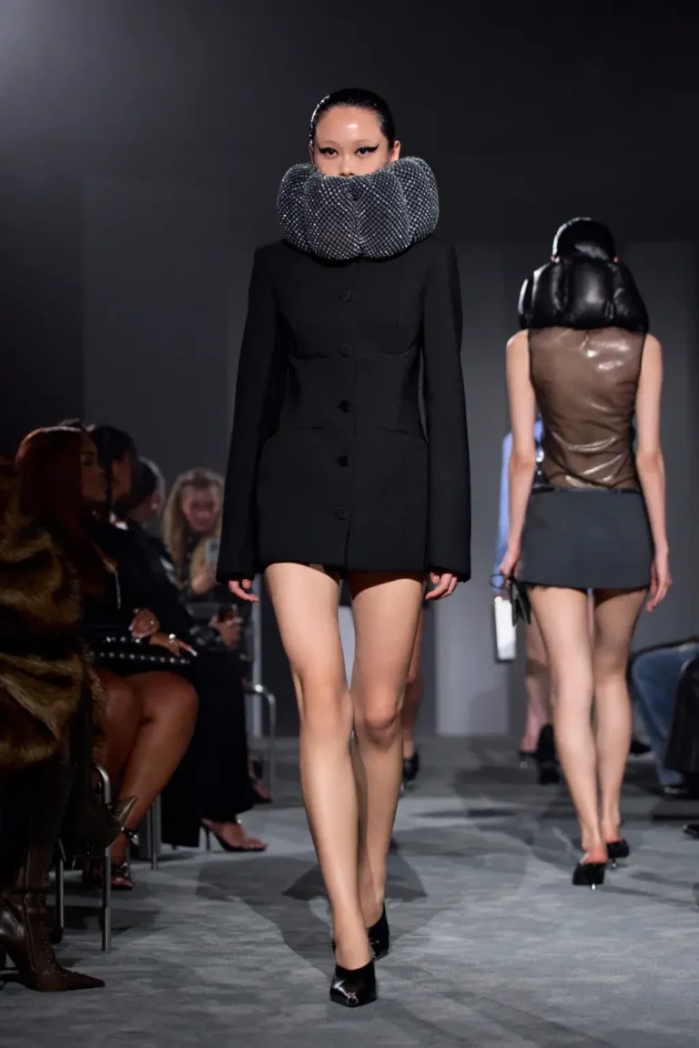 desfile Alexander Wang, verão 2026. - Revista Estilo - Revista de Moda