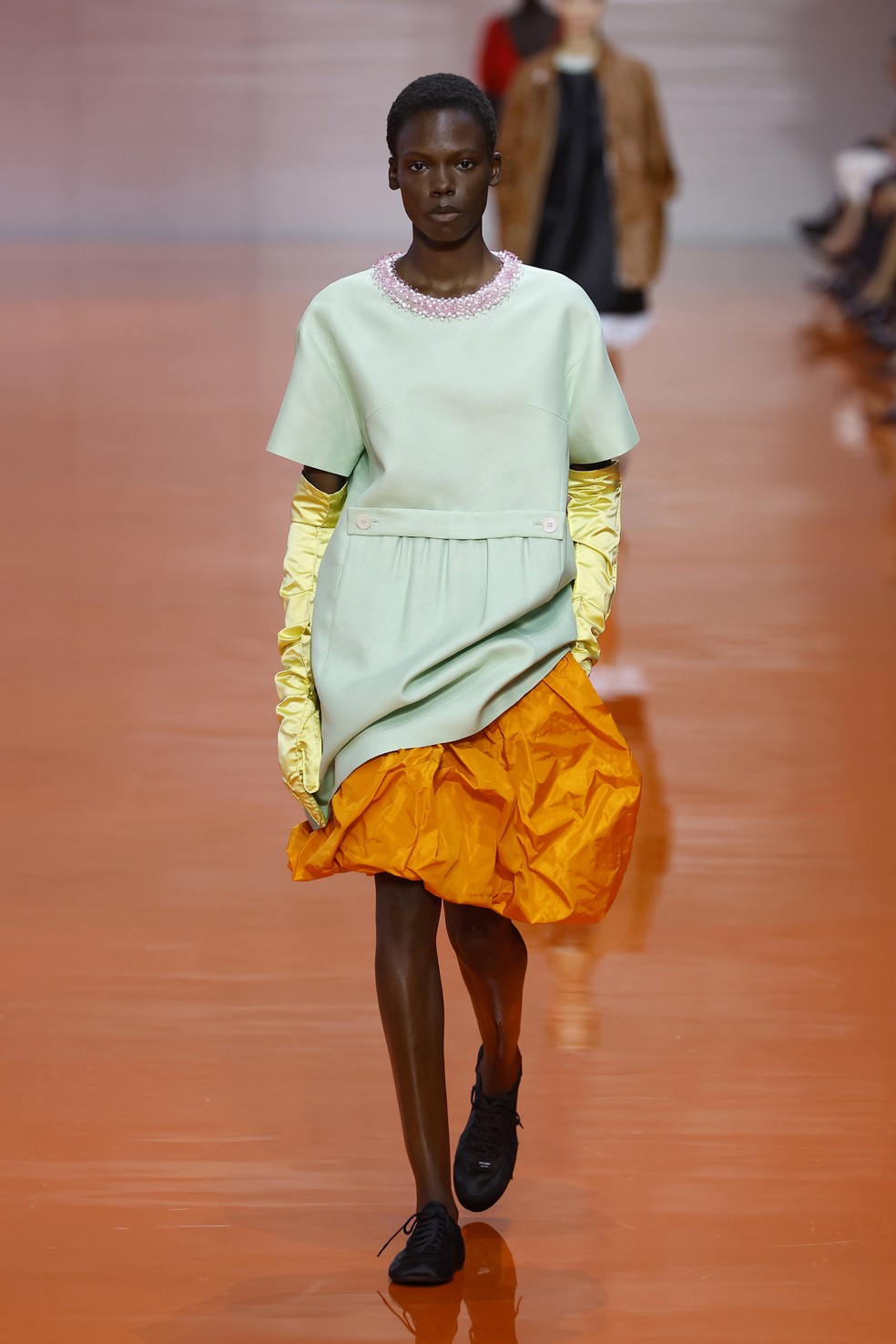 Desfile Prada, verão 2026 — Foto: Getty Images - Revista Estilo - Revista de Moda