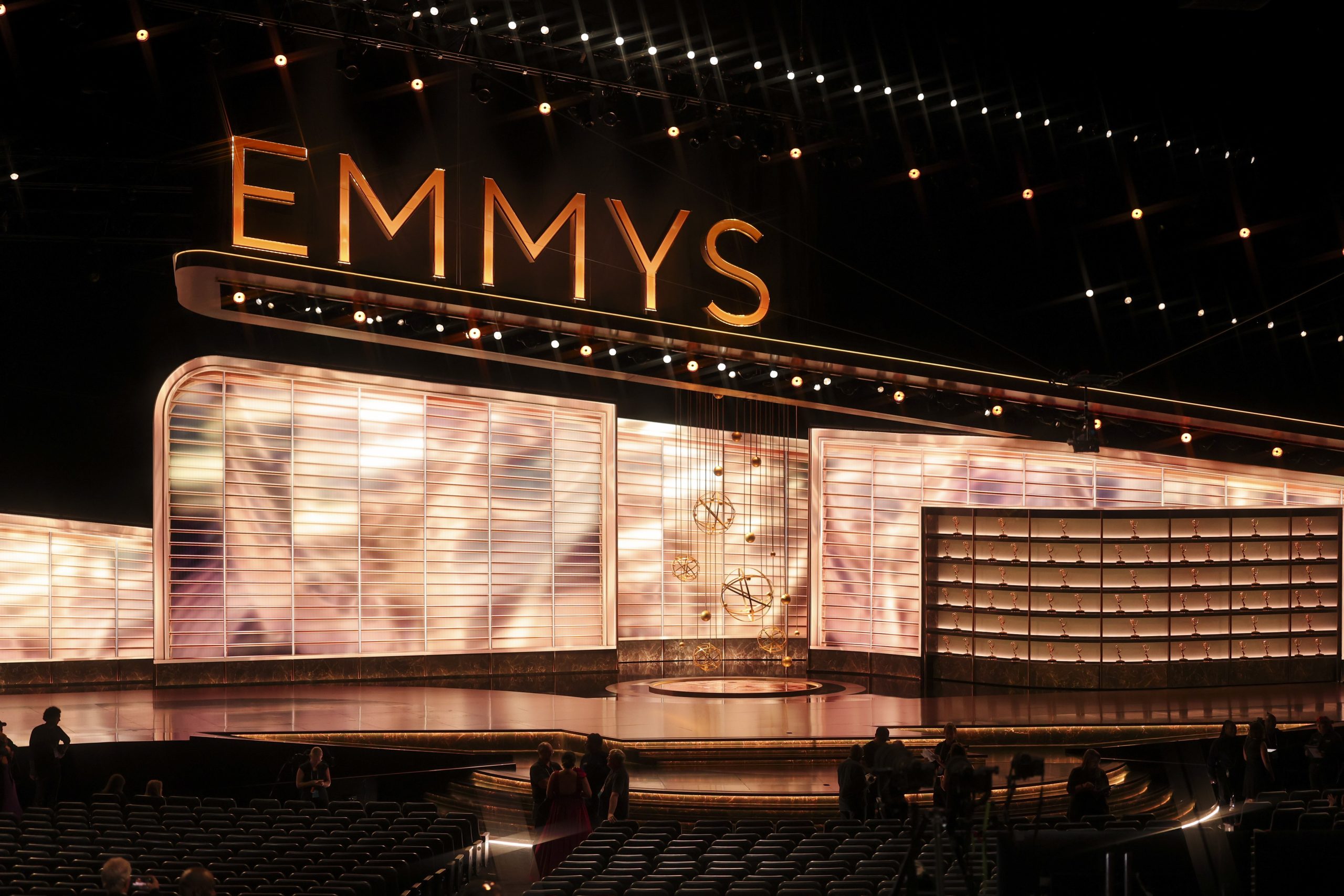 Emmy 2025: lista completa de vencedores, surpresas e destaques da 77ª edição - Revista Estilo - Revista de Moda
