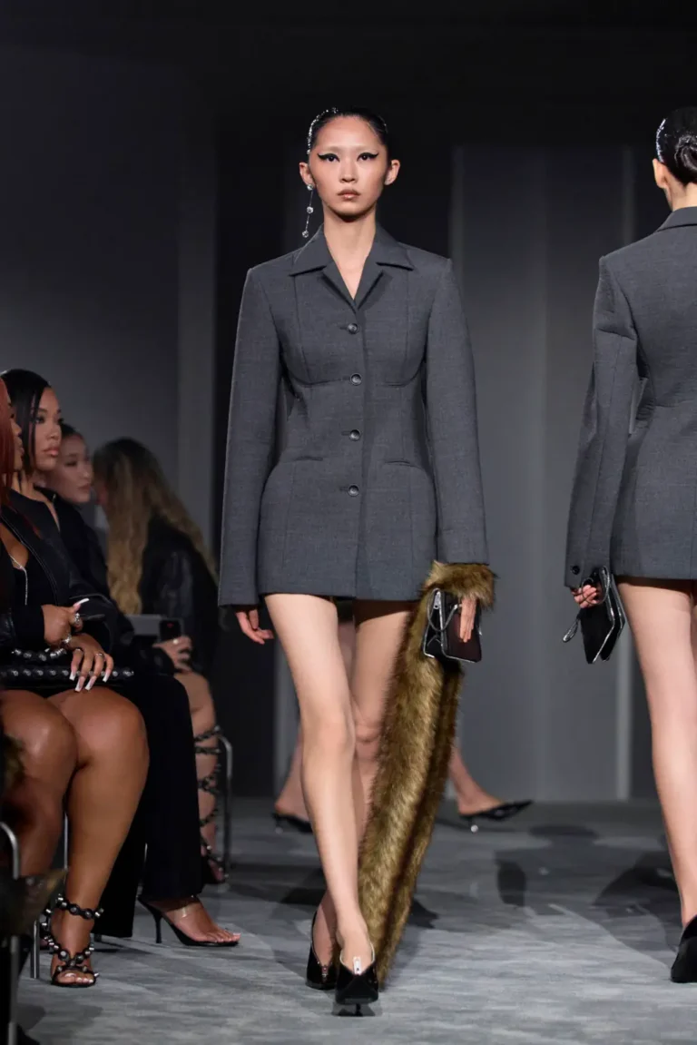 desfile Alexander Wang, verão 2026. - Revista Estilo - Revista de Moda