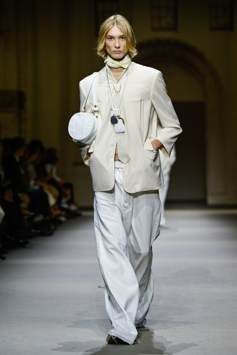 Desfile Coach Verão 2026: coleção celebra a moda nova-iorquina na NYFW - Portal de Moda