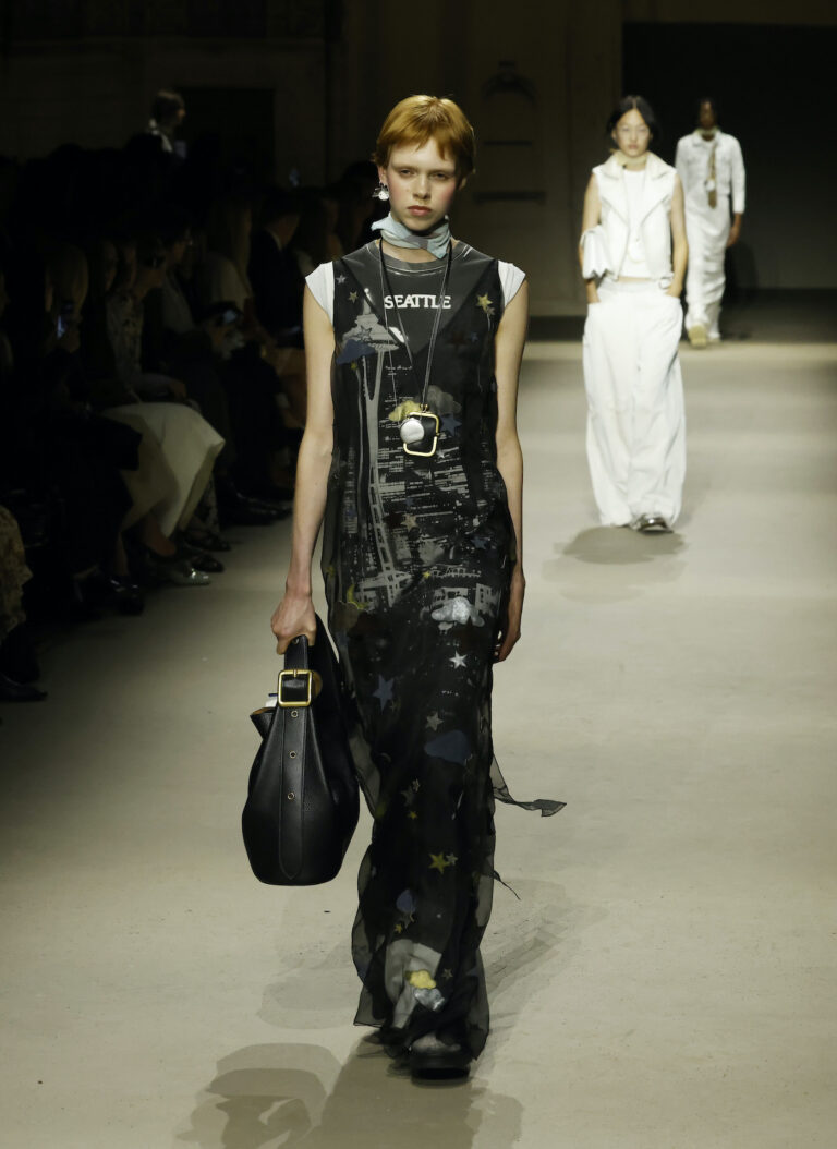 Desfile Coach Verão 2026: coleção celebra a moda nova-iorquina na NYFW - Portal de Moda