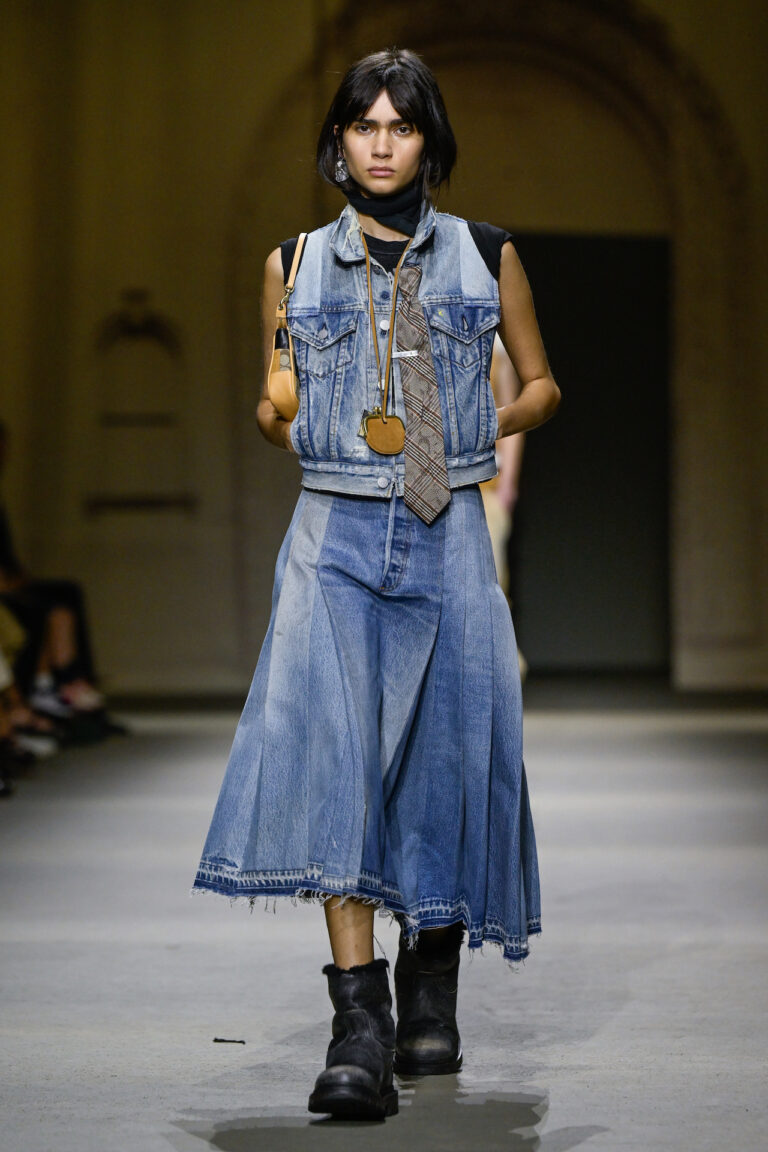 Desfile Coach Verão 2026: coleção celebra a moda nova-iorquina na NYFW - Portal de Moda