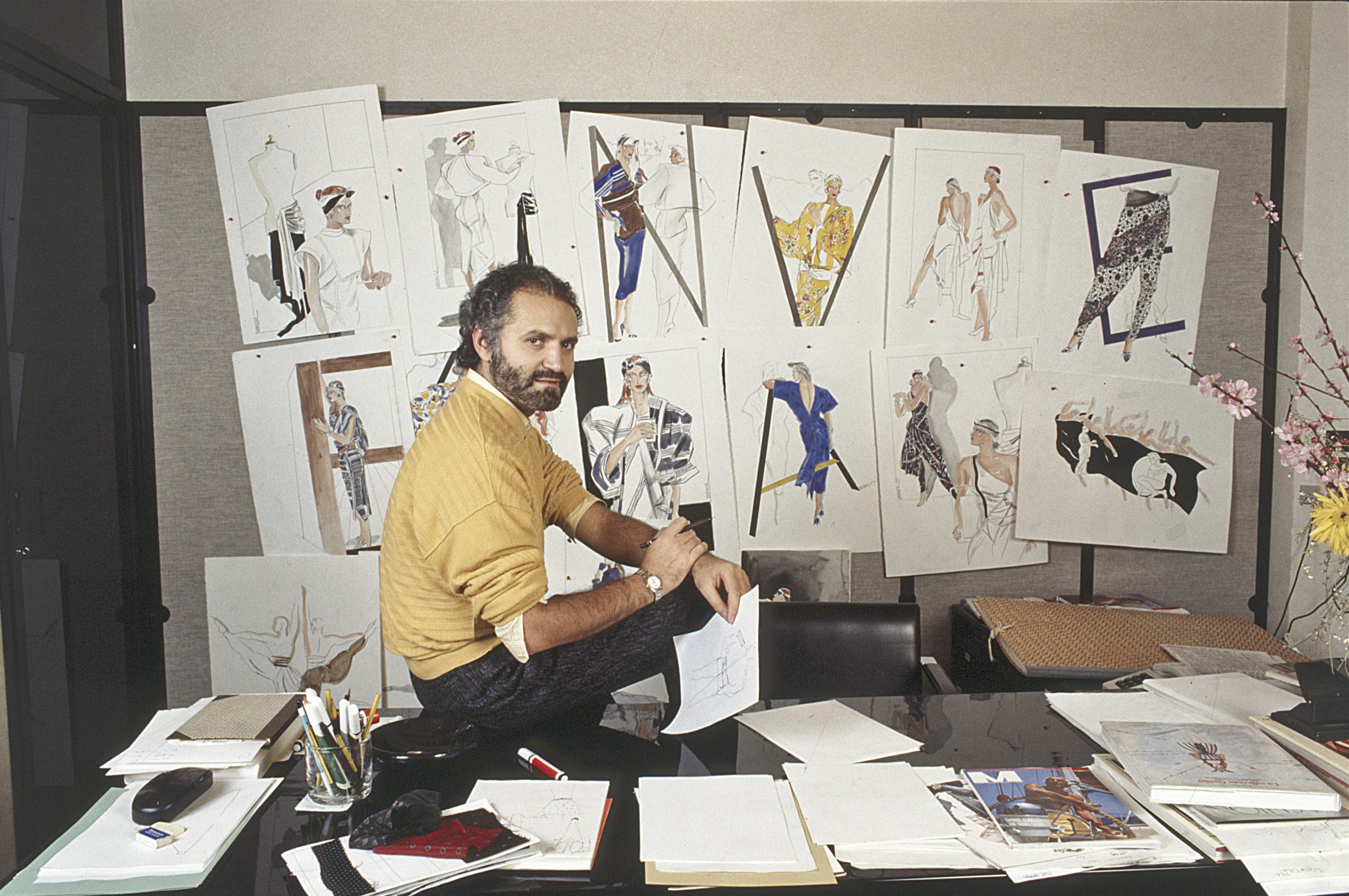 Gianni Versace, em 1985. - Foto: Getty Images