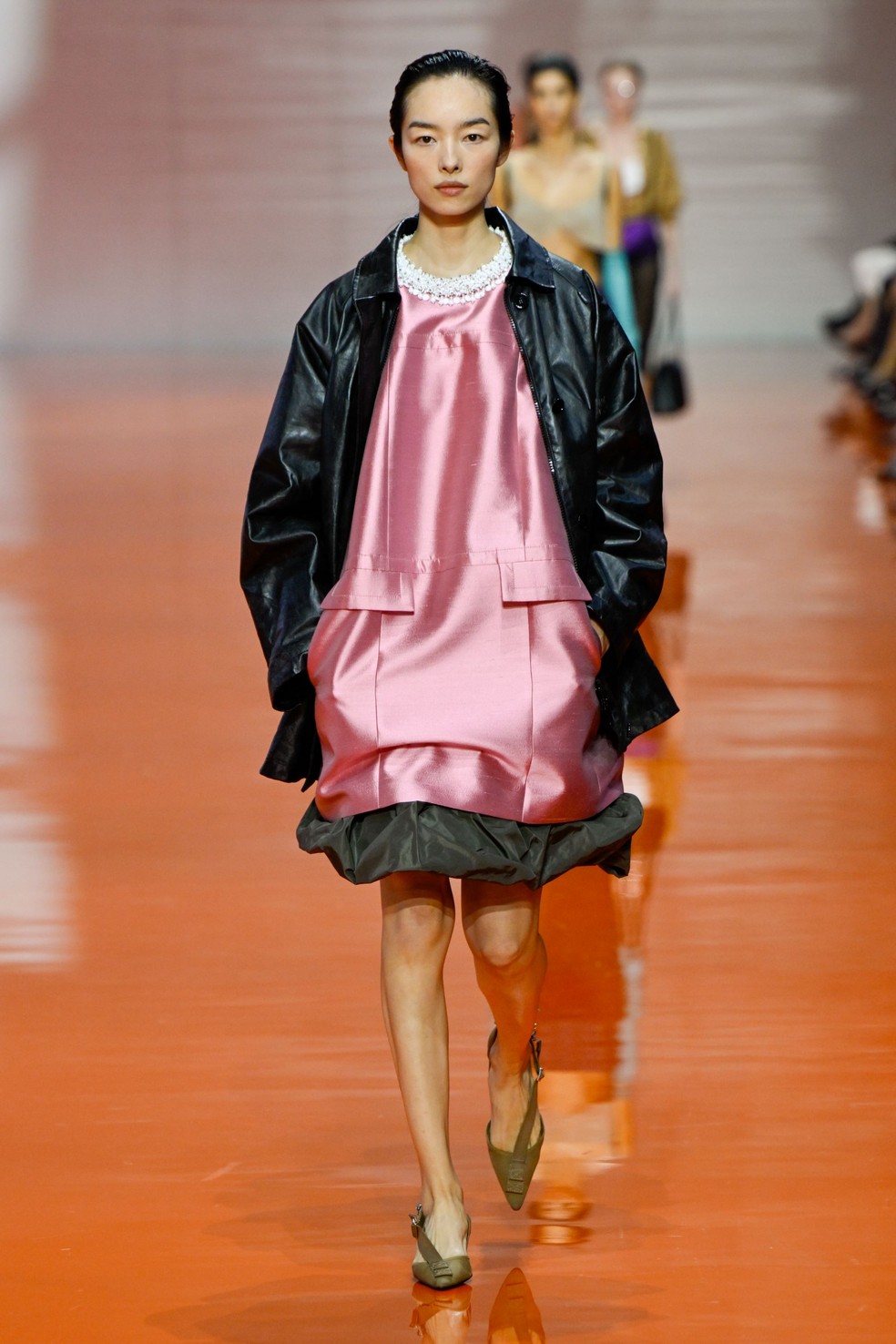 Desfile Prada, verão 2026 — Foto: Getty Images - Revista Estilo - Revista de Moda
