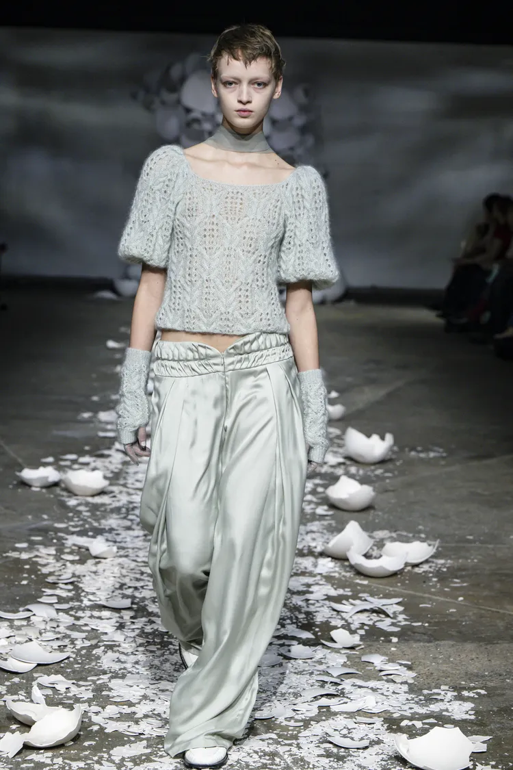 London Fashion Week Outono/Inverno 2026: As Tendências E Desfiles Que Definiram O Inverno Britânico-Revista Estilo