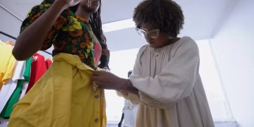 Moda Agênero Isa Silva: Estilista Brasileira Cresce 200% E Conquista Spfw Com Faturamento De R$ 250 Mil-Revista Estilo